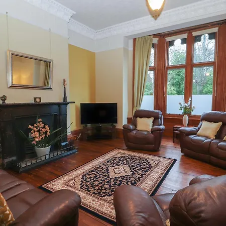 23 Chatsworth Square *